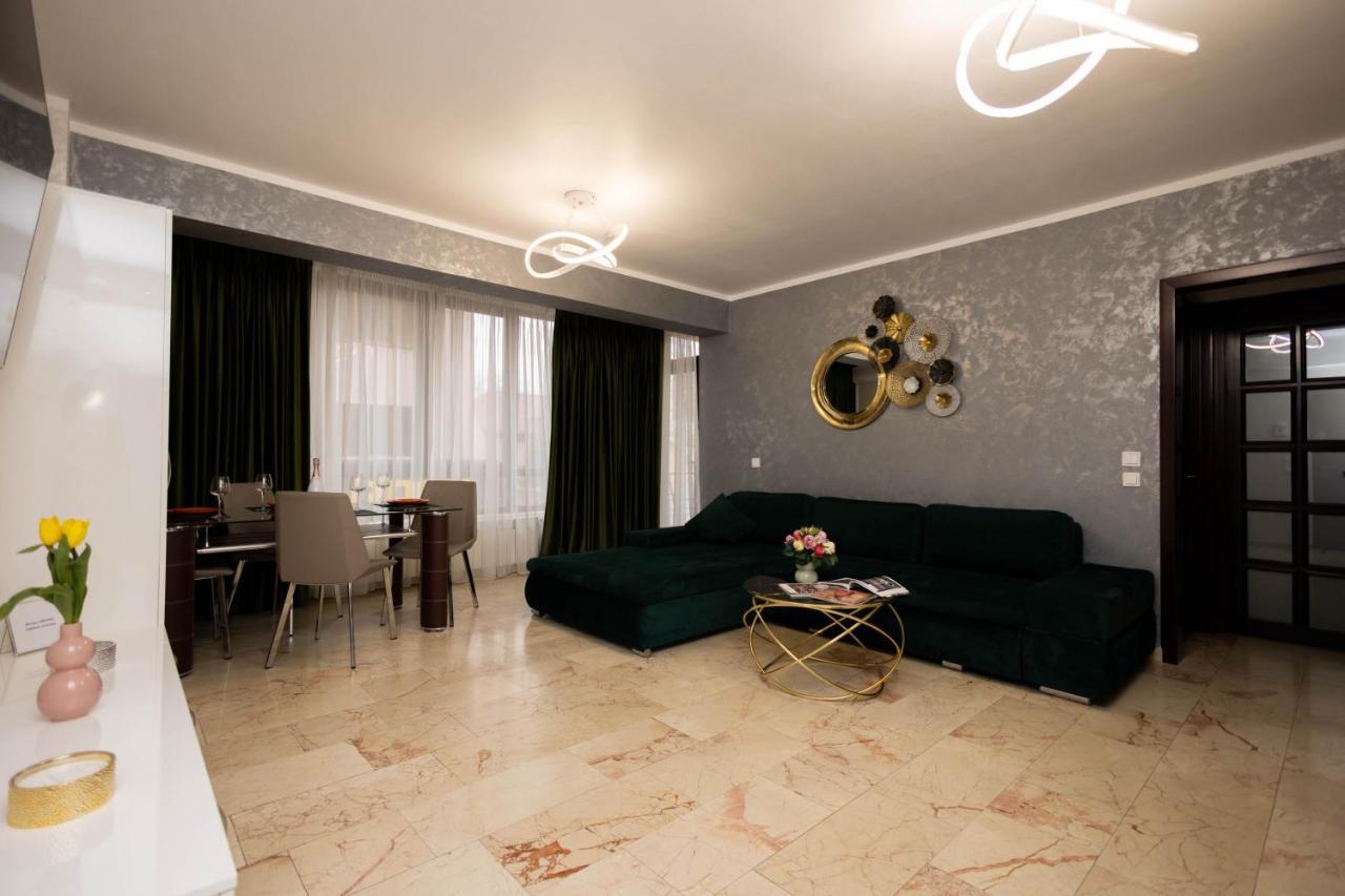 Central Apartament 3 ยาช ภายนอก รูปภาพ