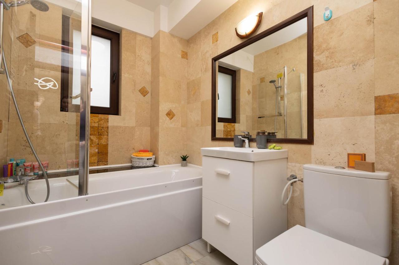 Central Apartament 3 ยาช ภายนอก รูปภาพ