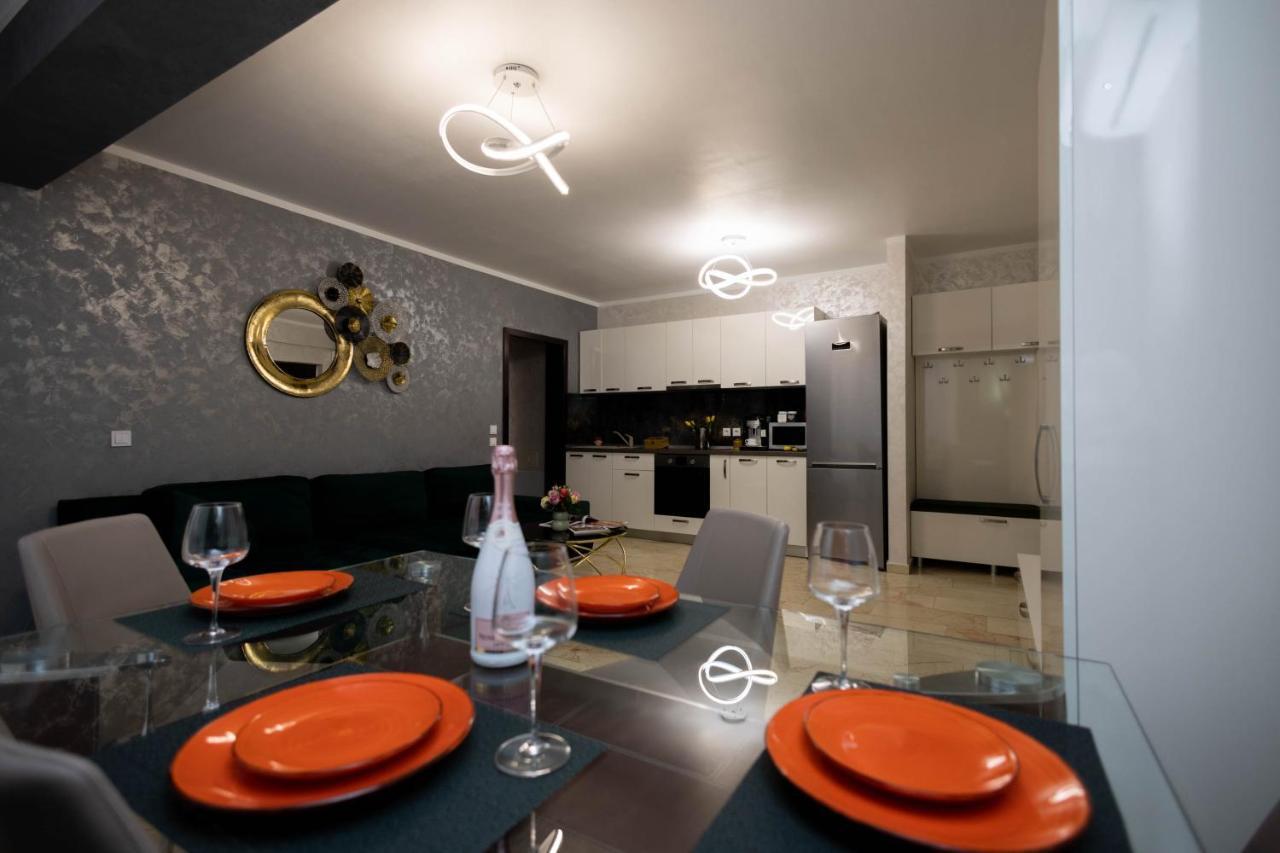 Central Apartament 3 ยาช ภายนอก รูปภาพ