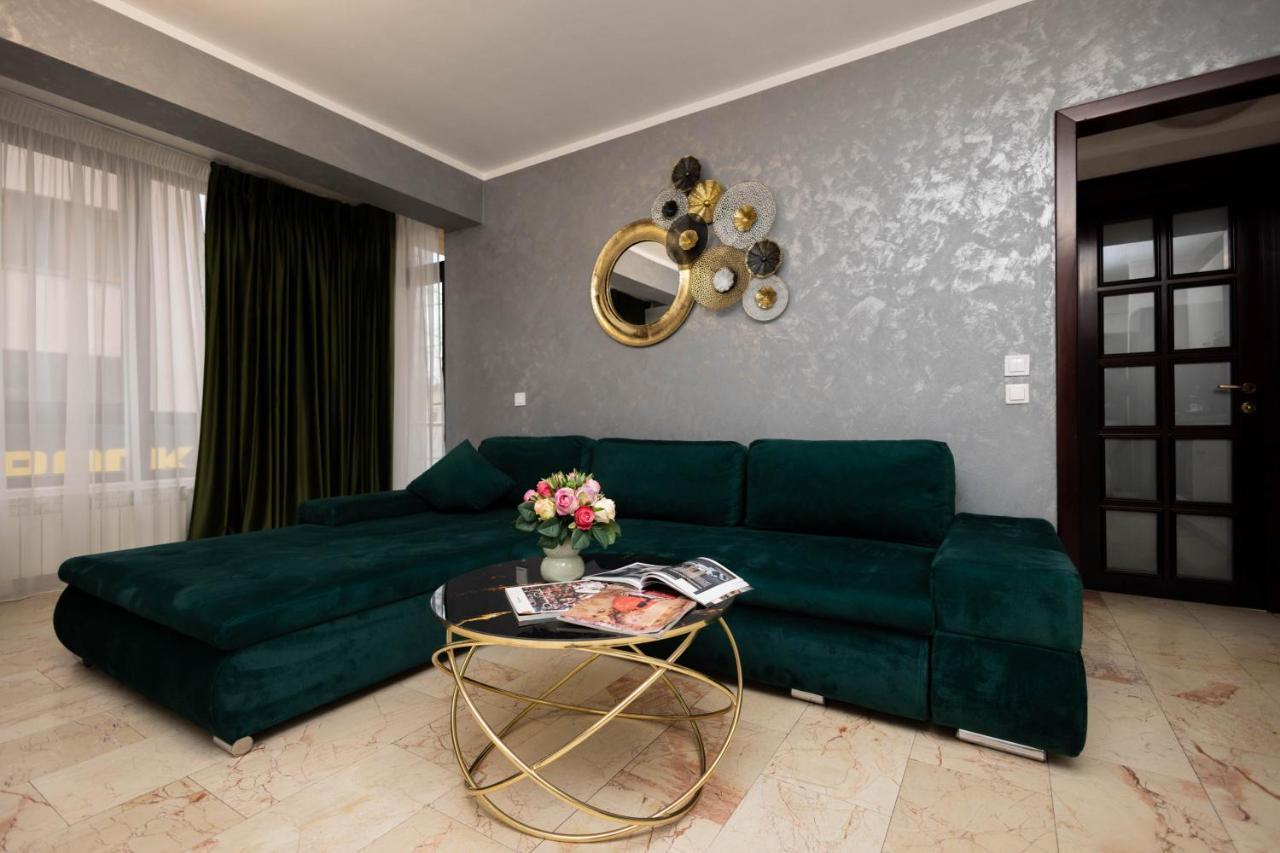 Central Apartament 3 ยาช ภายนอก รูปภาพ